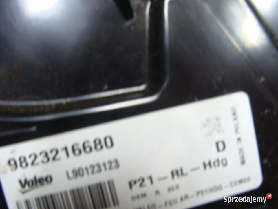 Peugeot 208 II Lampa LED Tylna Prawa 9823216680 sprzedam