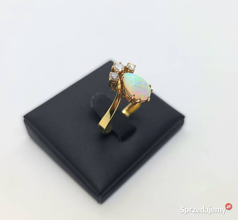 Złoty pierścionek z diamentami i opalem próby złoto Elbląg