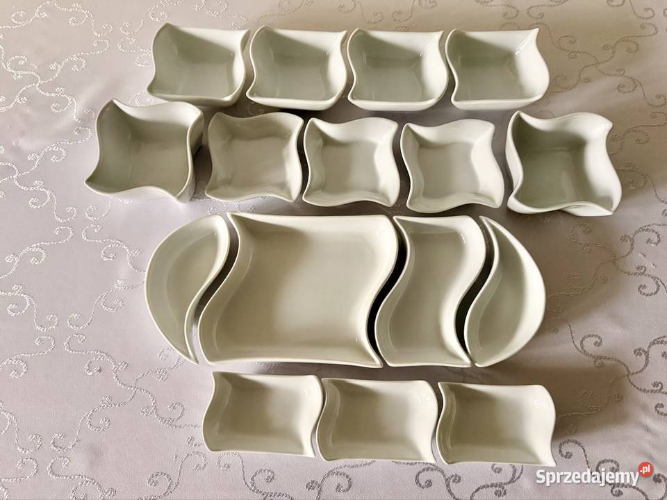 Zestaw porcelanowych salaterek i pater falistych biały Czerwionka-Leszczyny