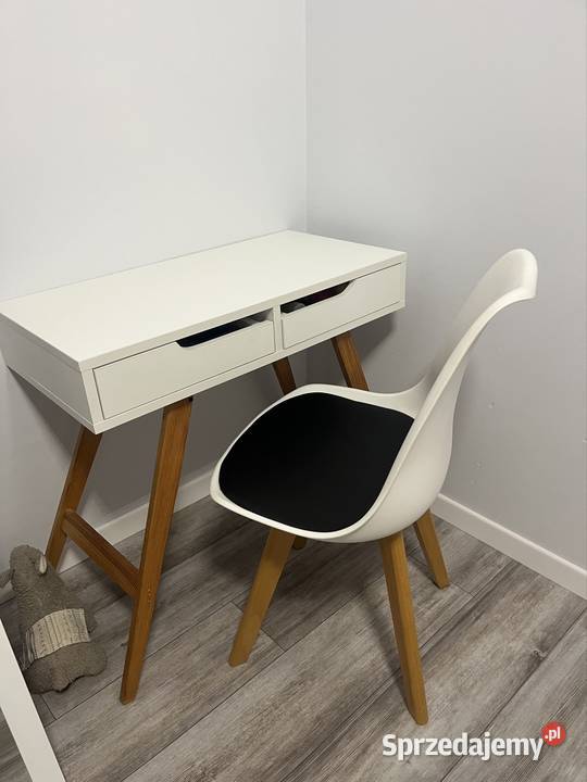 Małe biurko plus krzesło komplet Smolec