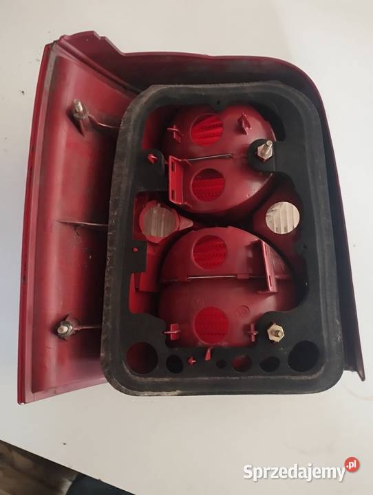 tylne lampy lewa prawa passat b5 fl kombi Końskowola