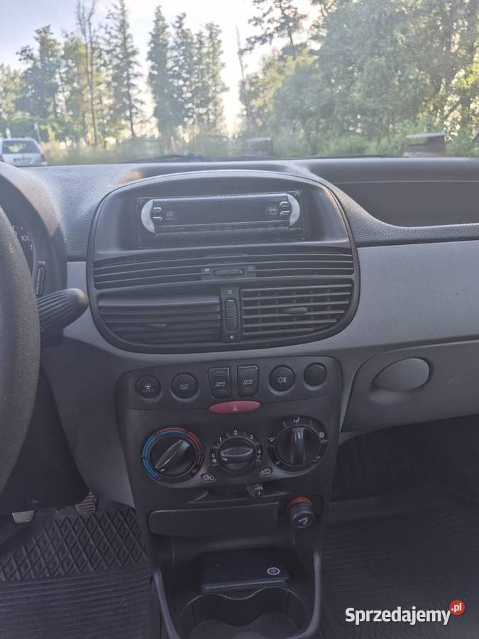 Fiat Punto 12 60 Do lasu na ryby na dojazdy do Brzeg