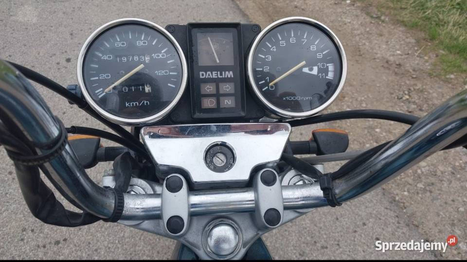 Motocykl Daelim vs 125 Tywonia