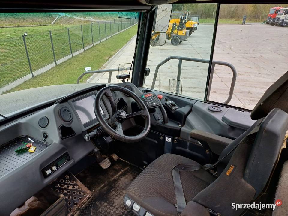 Wynajem dużego wozidła BELL B30Ę Wykopy, roboty ziemne Warszawa