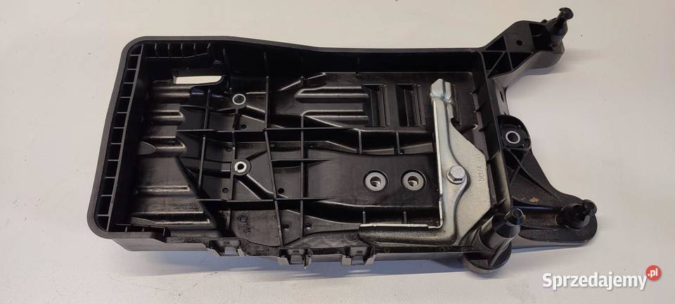 VW TAYRON PODSTAWA AKUMULATORA 5R3915331A