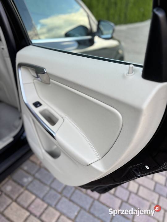 Sprzedam Volvo XC60 wersja Momentum produkcji manualna pomorskie Chojnice