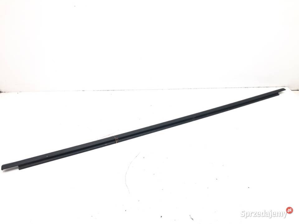 LISTWA ZGARNIAJĄCA TYŁ PRAWA VW GOLF VII