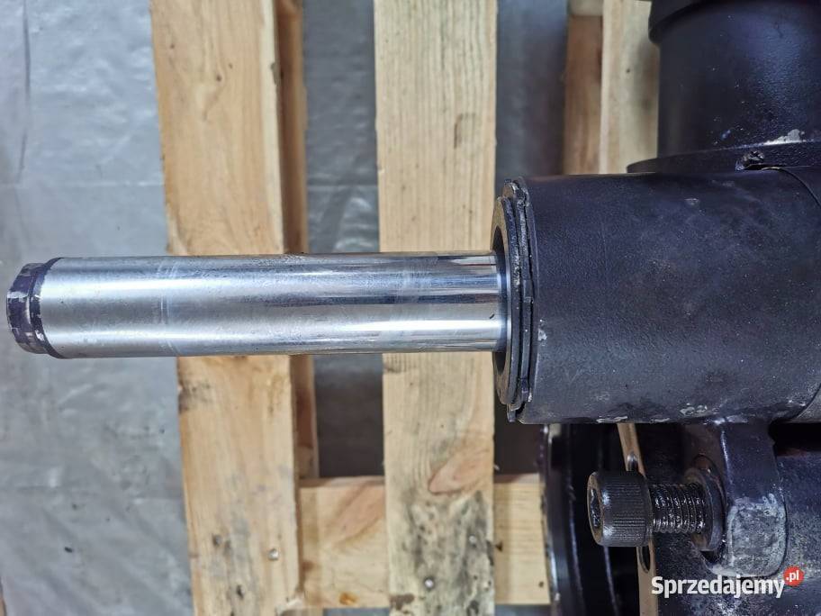 CAT TH 337 Środek mostu Carraro Wilkowo