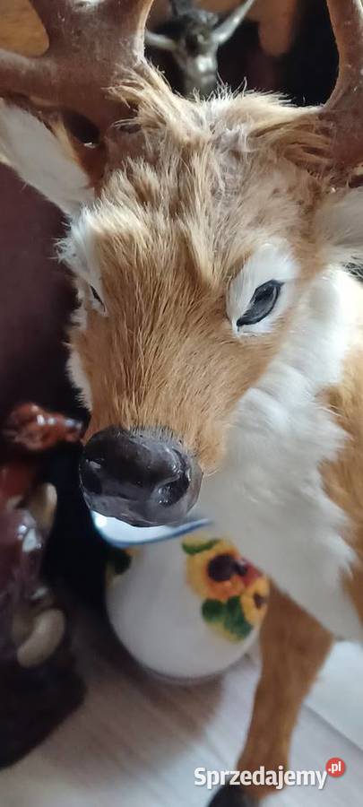 To dekoracyjna figurka jelenia popularny element Poznań