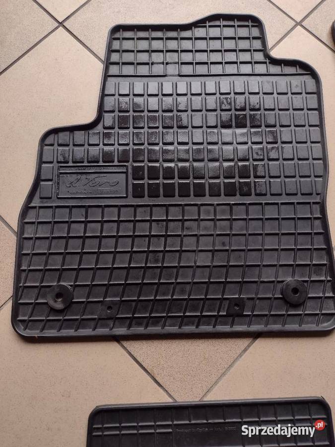 Dywaniki gumowe OPEL ASTRA model K lubelskie