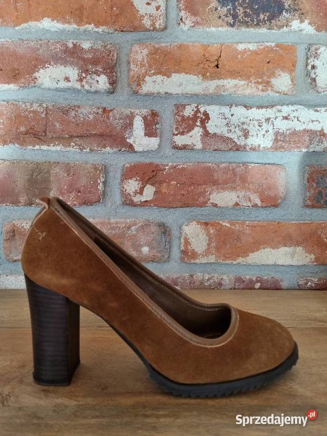 Zamszowe czółenka na obcasie Next skóra Warszawa