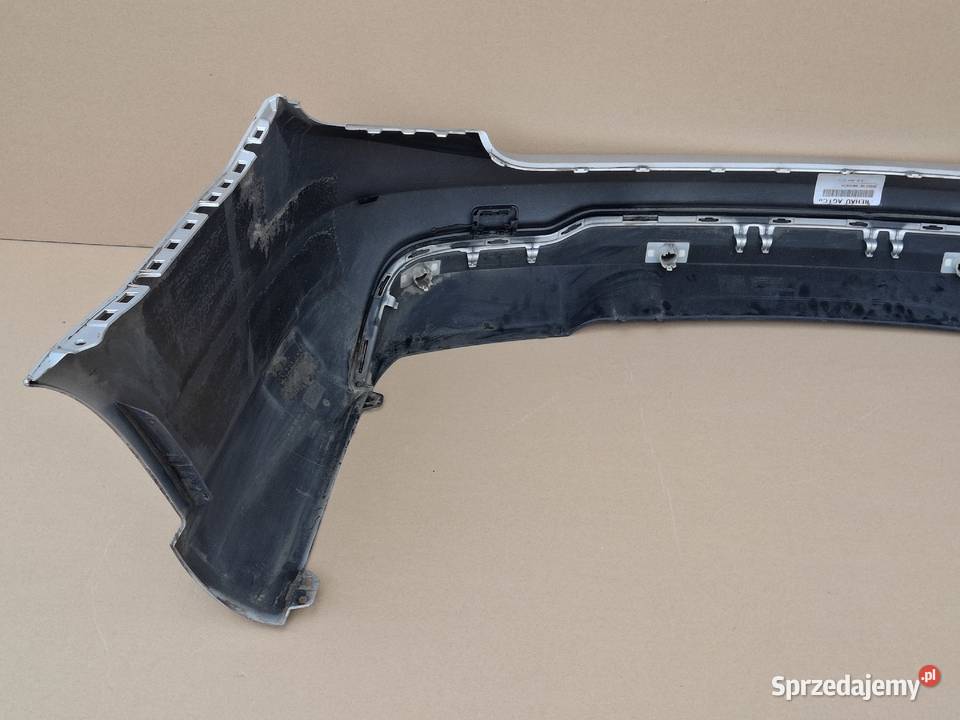 MERCEDES CKLASA W204 LIFT KOMBII AMG ZDERZAK TYŁ Bieleń