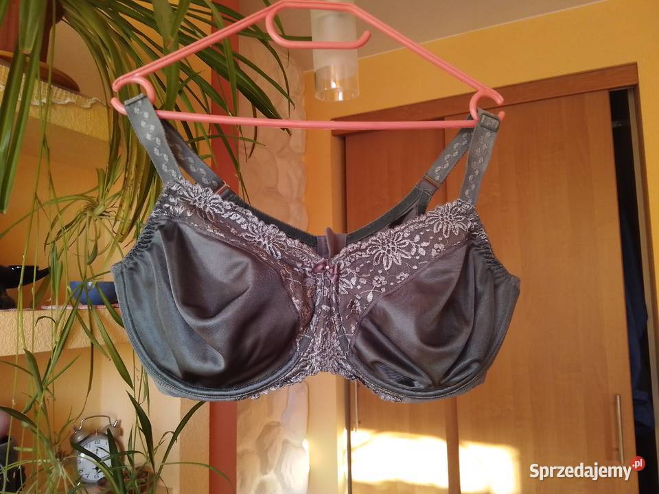 Biustonosz Triumph w kolorze malachitowym Sosnowiec