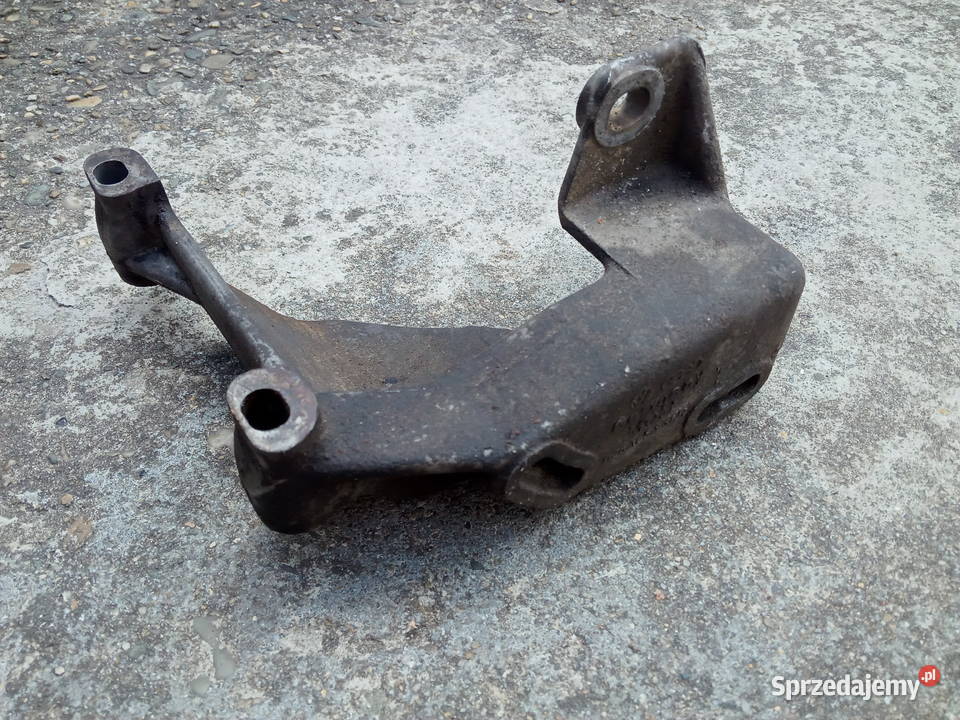 Audi 80 B4 Łapa Uchwyt pompy wspomagania osobowe podkarpackie