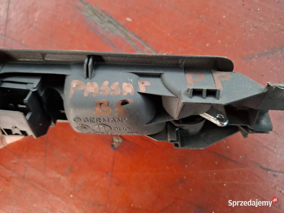 Klamka wewnętrzna prawa tył Passat B5 Golf IV