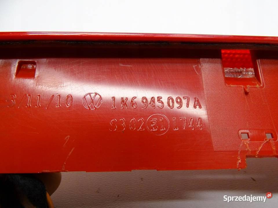 TRZECIE ŚWIATŁO STOP STOPU 1K6945097A VW TIGUAN