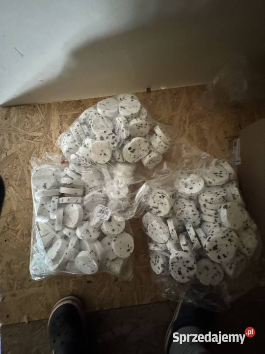 Sprzedam kołki zaślepki do styropianu 15