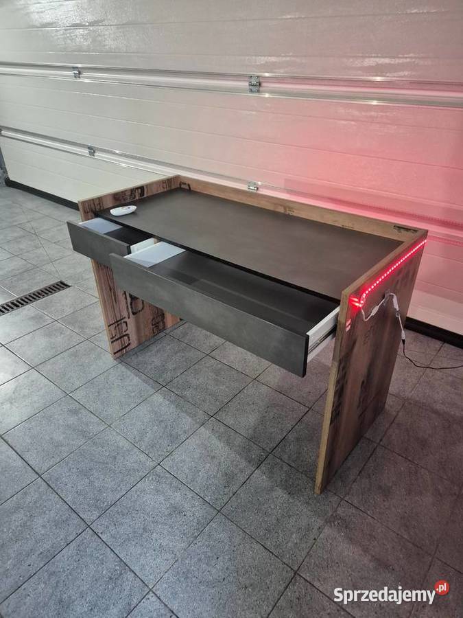 Biurko młodzieżowe z podświetleniem LED RGB sprzedam