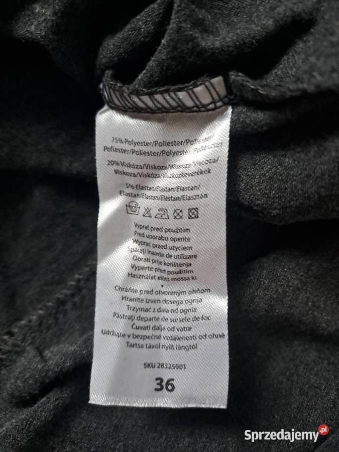 Sukienka z tkaniny sweterkowej z falbankami i mazowieckie Warszawa