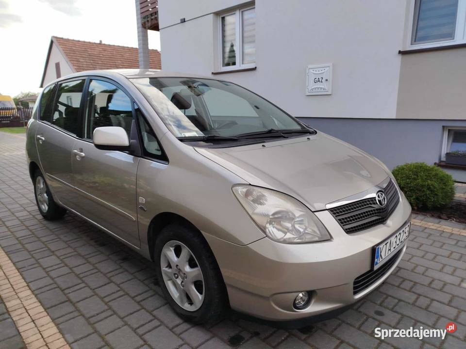 Toyota Corolla Verso 4D4 20 2003r Żabno