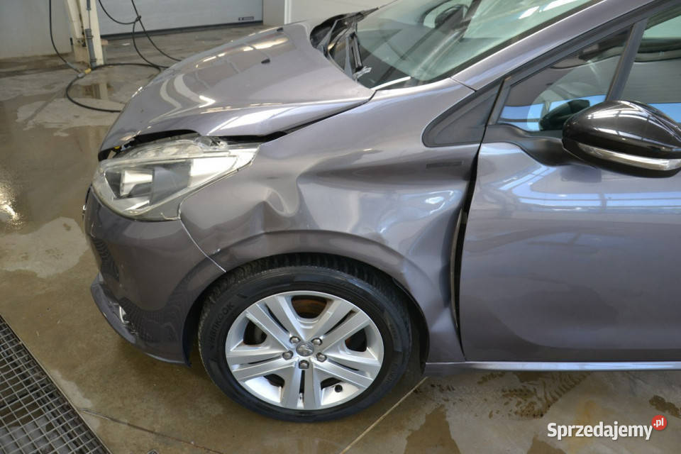 Peugeot 208 15 hdi 100 ekonomiczny ledy tablet lakier metallic Kęty