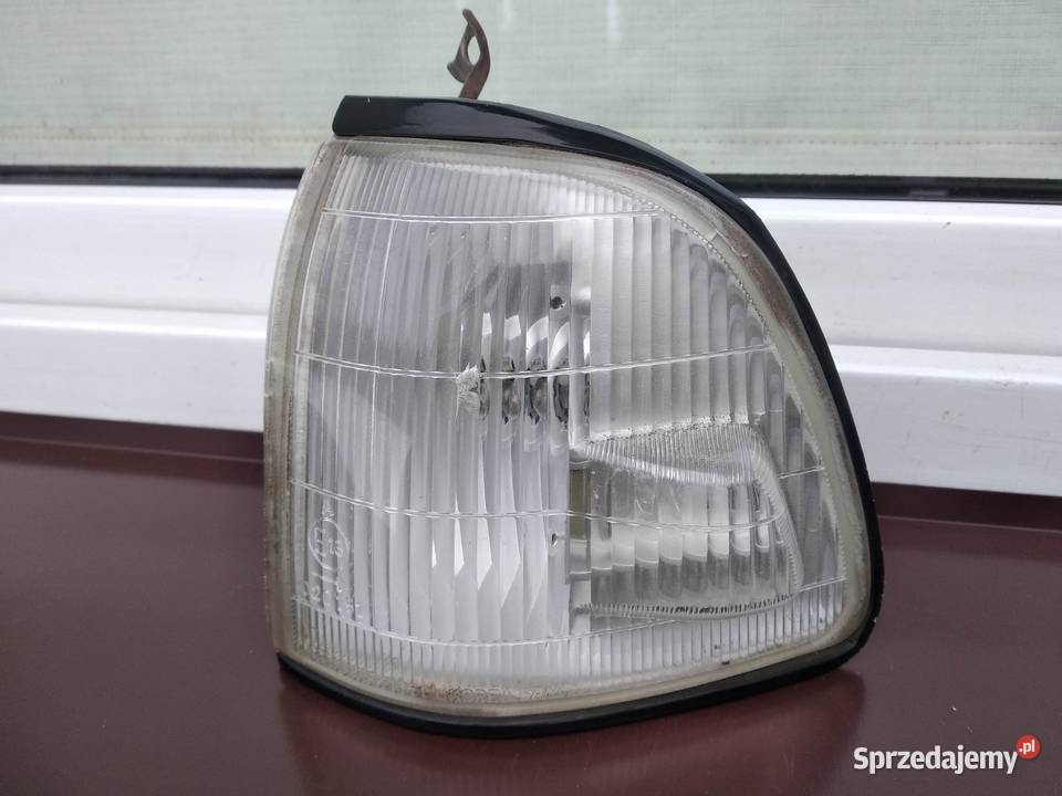 Kia Pride lampa pozycyjna lewa kierowcy oryginał Lampy przednie łódzkie Sieradz sprzedam