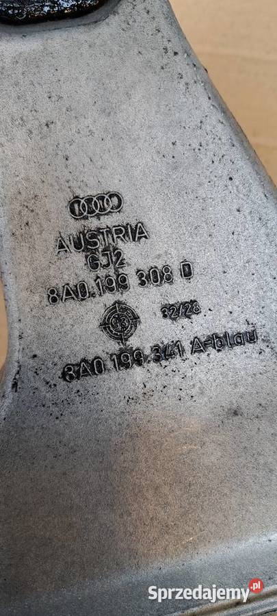 Łapa mocowanie silnika 8A0199308D Audi 80 B4 Luzino