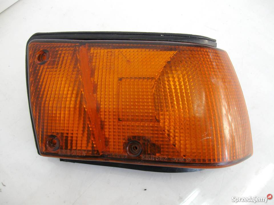 Kierunkowskaz Nissan Sunny prawy Szczecinek