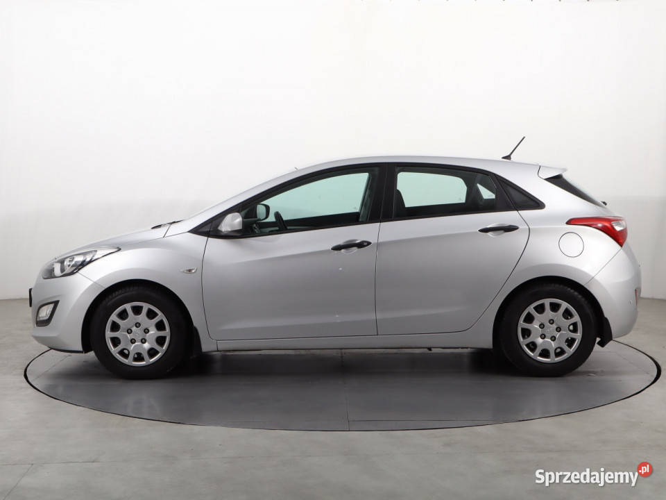 Hyundai i30 14 CVVT 1396cm3