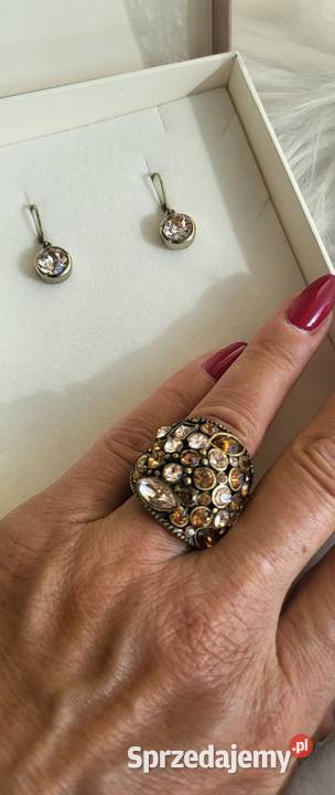 Błyszczący prześliczny sygnet z kolczykami Bielsko-Biała