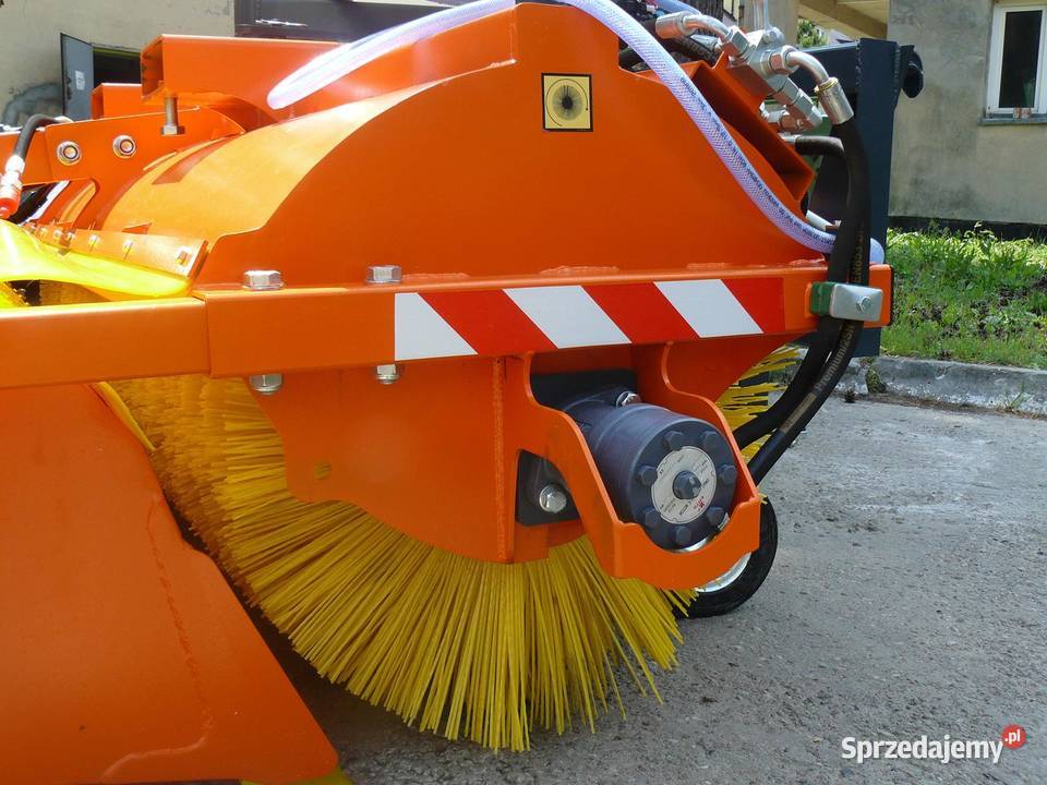 Zamiatarka komunalna ZML 200 system zraszania nie Akcesoria Stalowa Wola