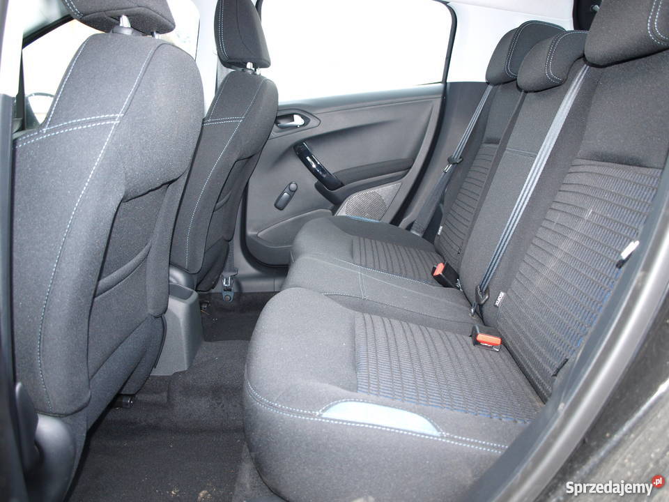 Peugeot 208 12 VVTi Premium czarny met 2700 aluminiowe felgi Kalisz