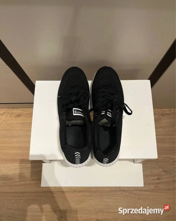 Białoczarne buty sportowe do biegania letnie Łódź