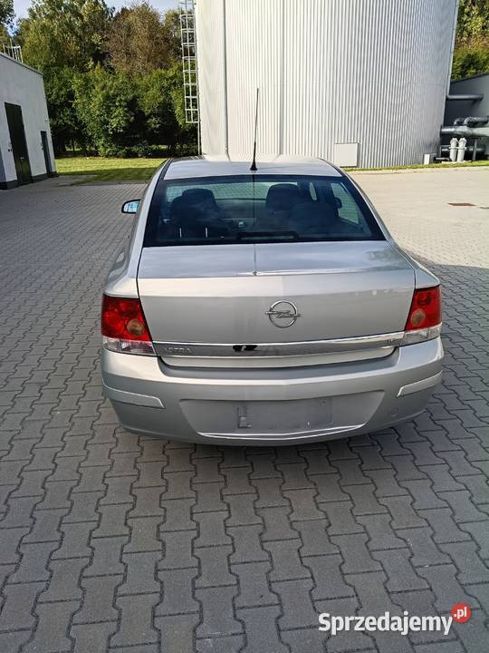 Sprzedam Opel Astra H Sedan Kraków