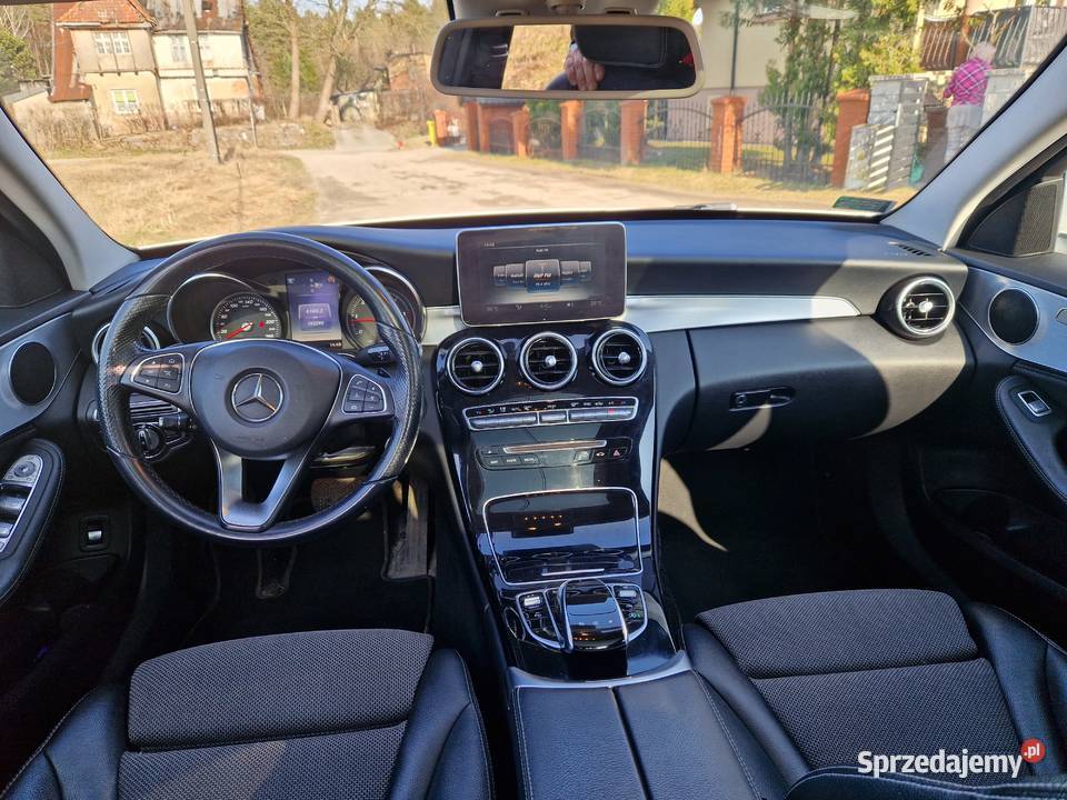 Sprzedam Mercedesa w 205 Rok produkcji 2014 Borowina sprzedam
