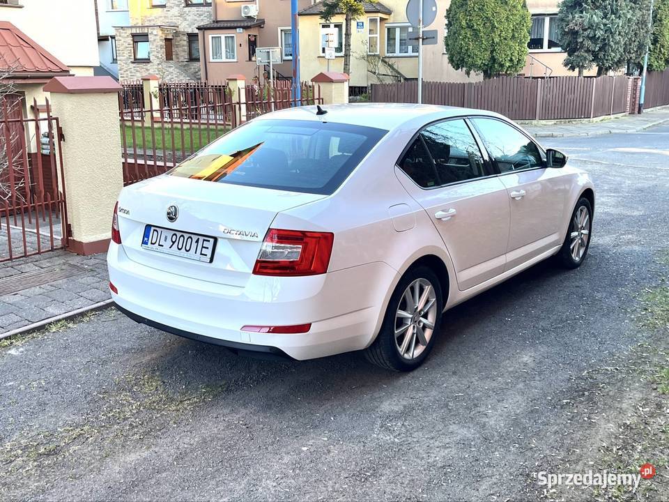 Skoda octavia III salon polski 2 właściciel 6 światła LED Legnica