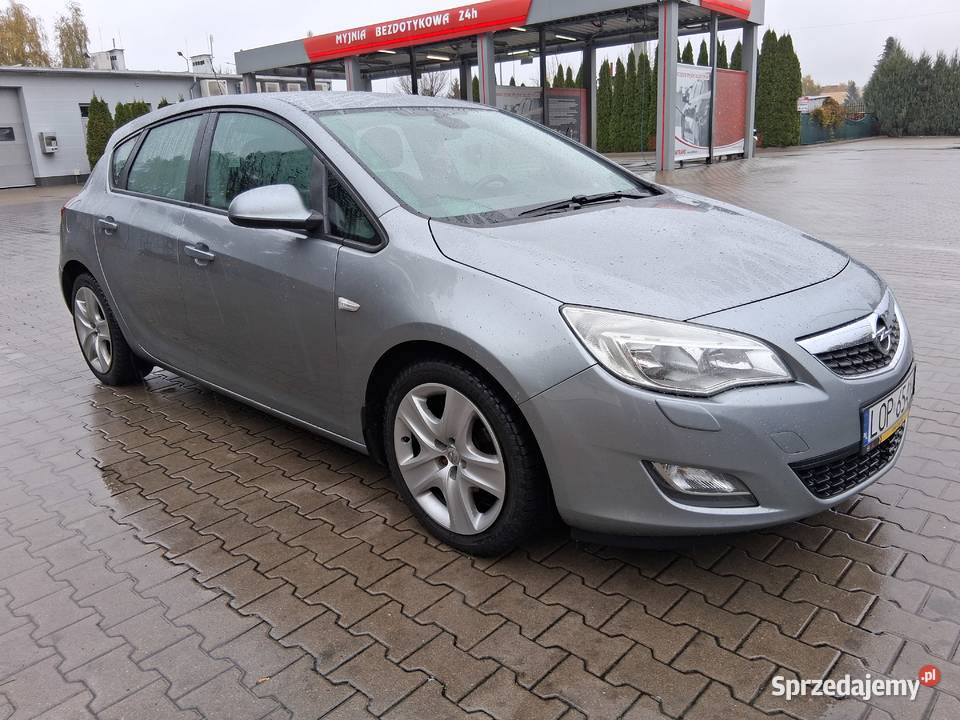 Opel Astra J 2010r 14TBLpg6Biegowy tempomat Poniatowa