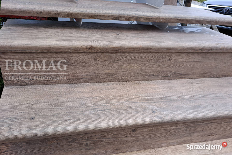 stopnica V shape acero ochra Wrocław