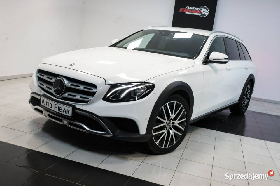 Mercedes E 220 AllTerrain4MATICPneumatykaSalon centralny zamek Konstantynów Łódzki