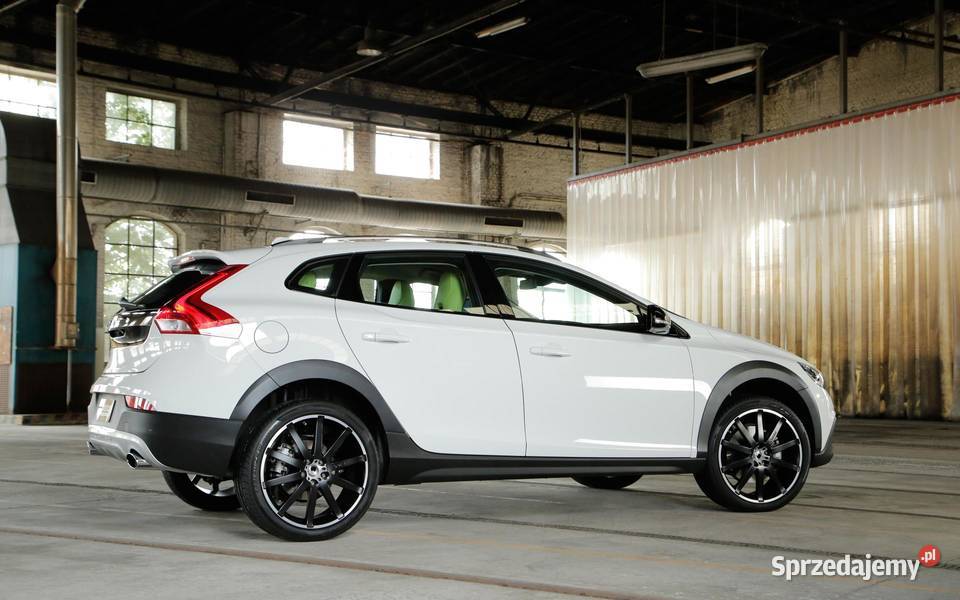 HEICO Volvo V40 poszerzenia nadkoli 8elementowe Bielany Wrocławskie