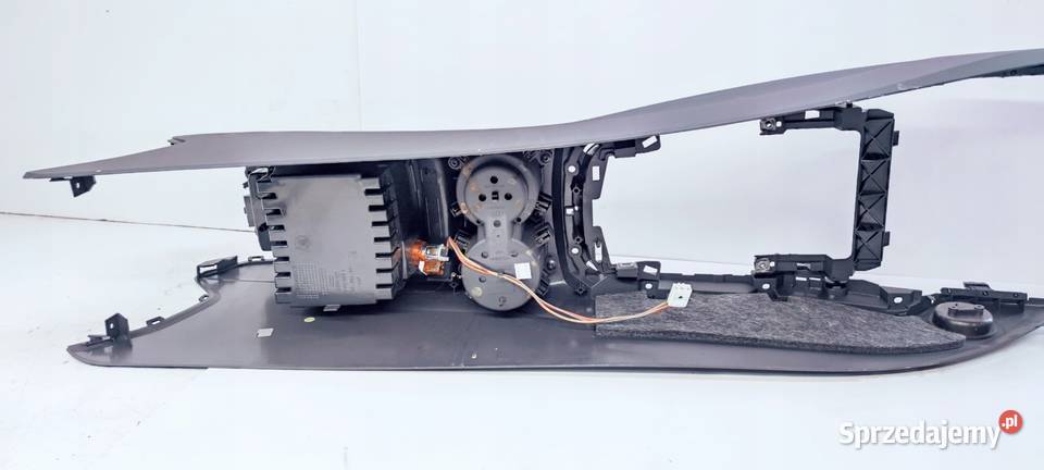 TUNEL ŚRODKOWY AUDI Q5 8R 8R0863242A osobowe Przystajń
