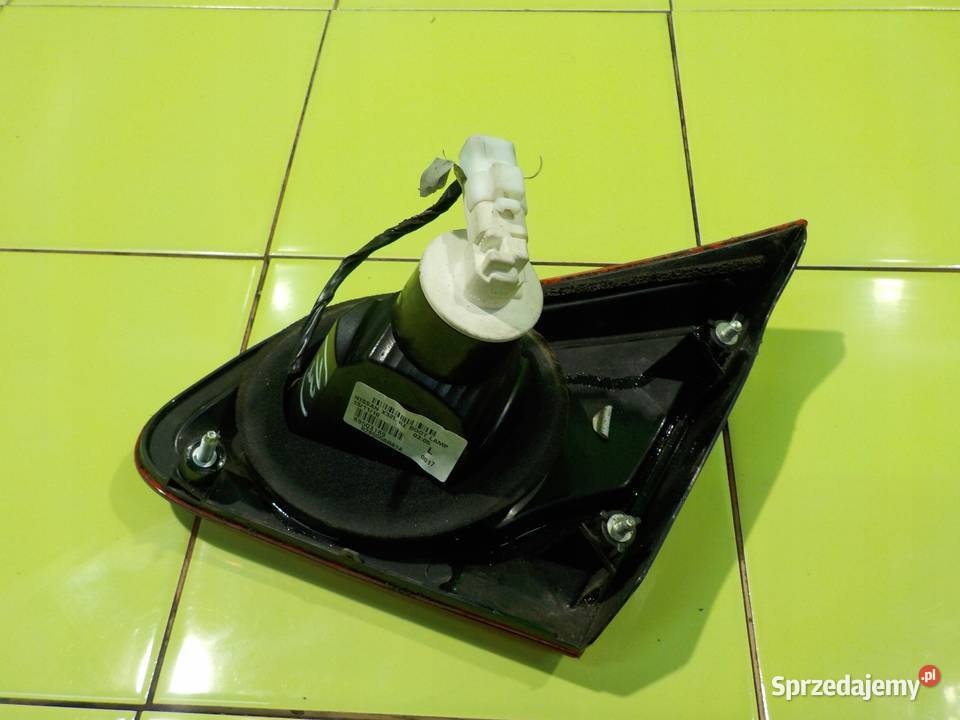 NISSAN QASHQAI J10 LIFT 10r 5D lampa lewa tyl w