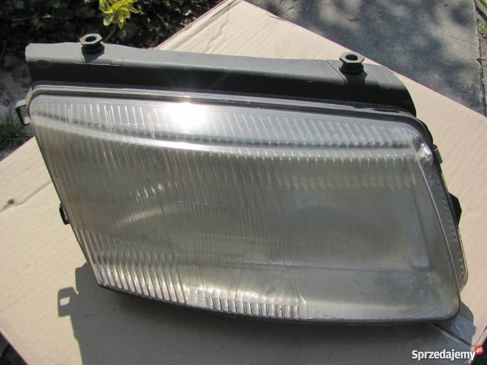 Reflektor lampa VW Passat B5 prawy 9600 Zamość