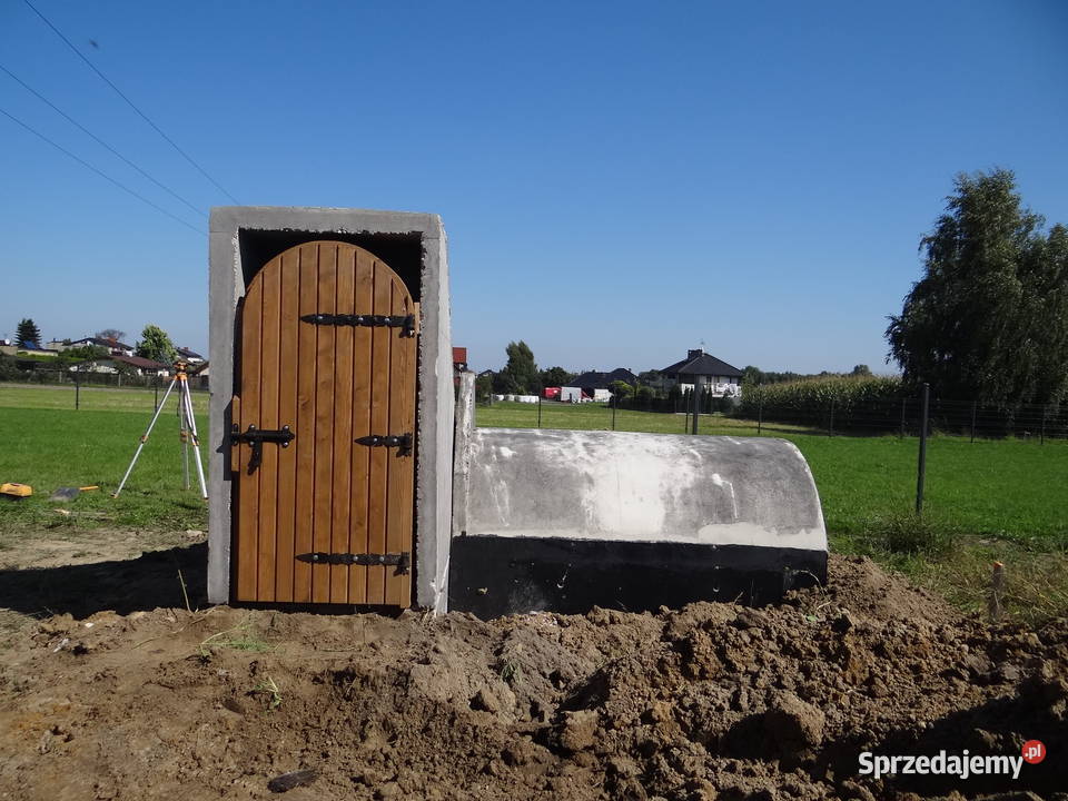 Schody betonowe piwnica piwniczka ziemianka Wierzbica