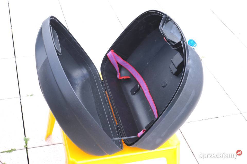 Kufer Moto Detail GIVI poj 44 L płyta