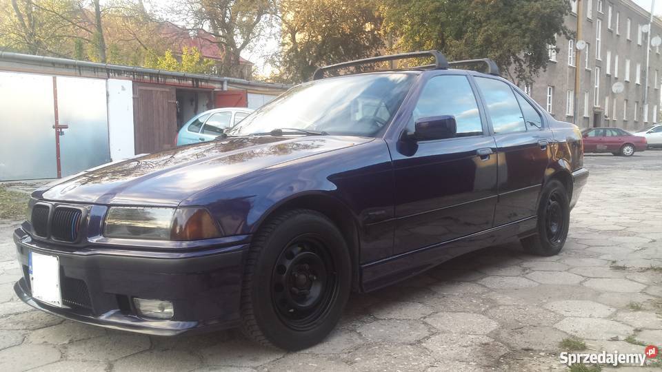 Sprzedam zamienie bmw e36 sedan Czytaj opis MP3 Seria 3 Radom