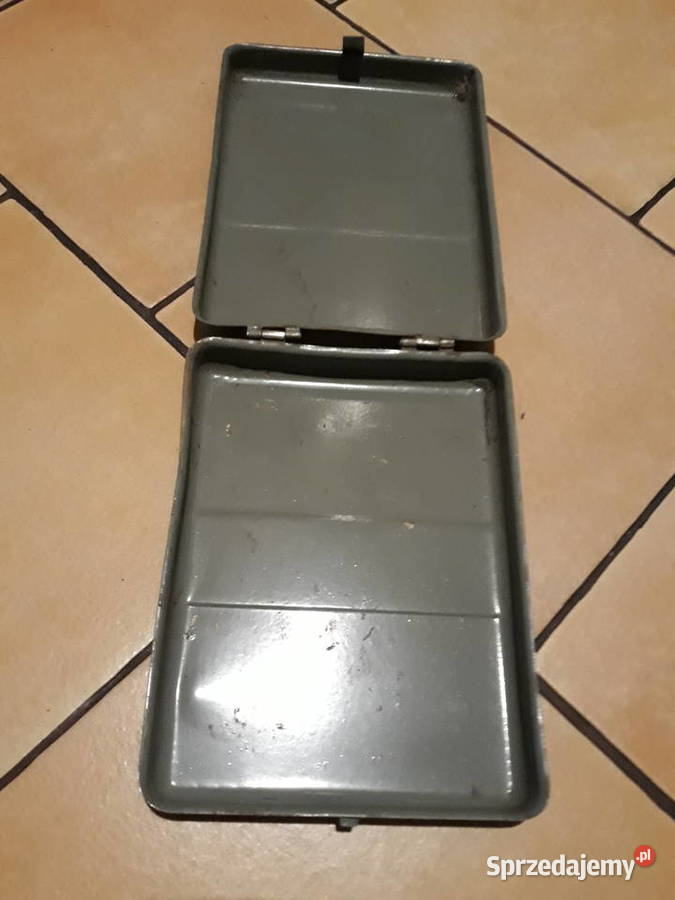 Apteczka samochodowa metalowa PRL Leszno