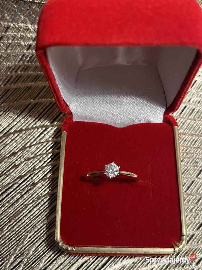 Złoty pierścionek z diamentem Ełk