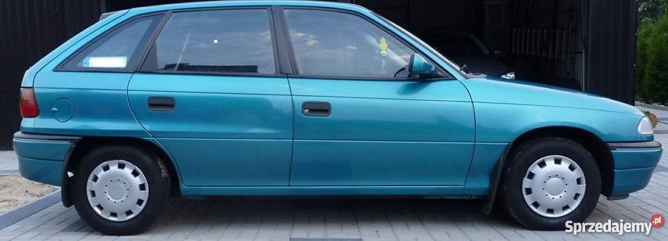 Opel Astra Hatchback 1995 ładna zadbana Police