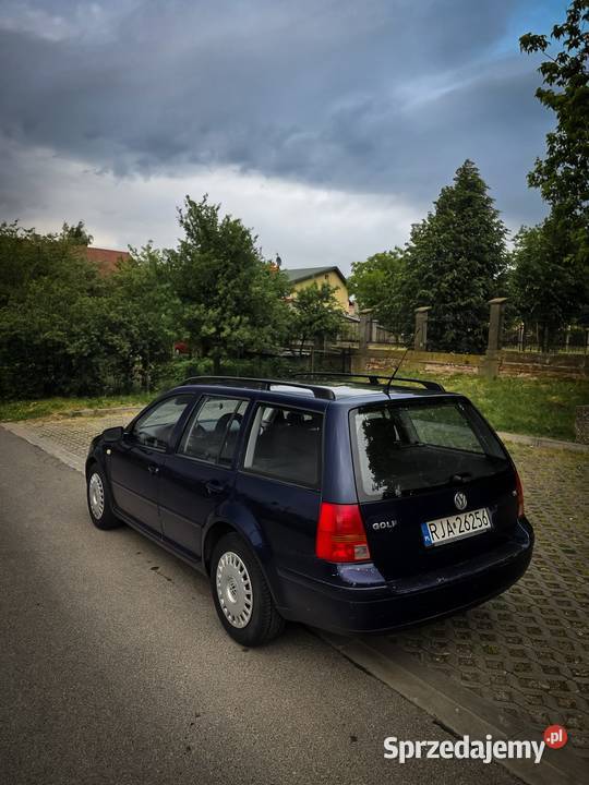 VW GOLF IV 16 SR CLIMATRONIC JEDEN WŁAŚCICIEL nieuszkodzony Jarosław sprzedam